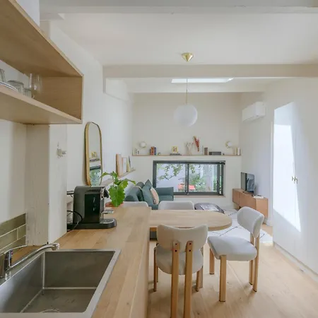 Guest house Maison Alcome - Elegant Artist's With Private Garden
