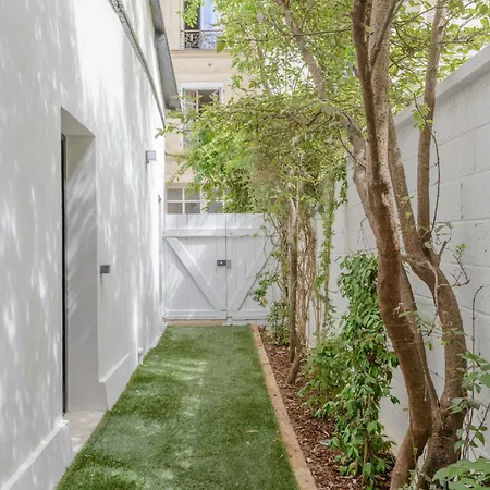 Maison Alcome - Elegant Artist's With Private Garden 4*