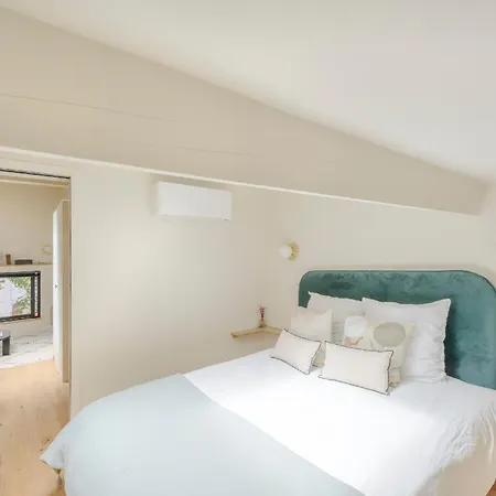 Maison Alcôme - Elegant Artist's With Private Garden Maison d'hôtes Paris