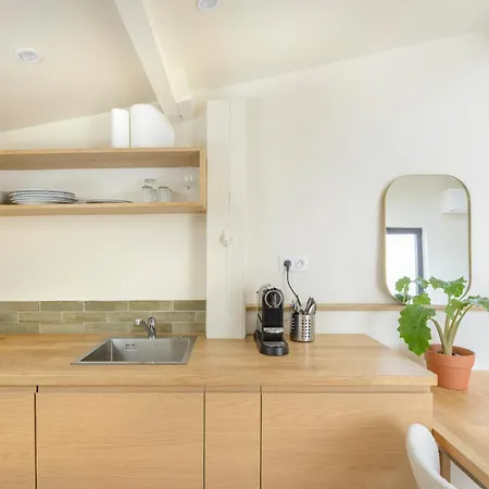 Maison d'hôtes Maison Alcôme - Elegant Artist's With Private Garden 4*