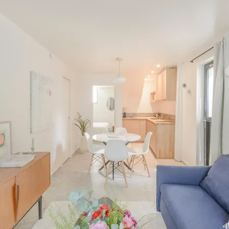 Maison Alcôme - Elegant Artist's With Private Garden Maison d'hôtes 4*