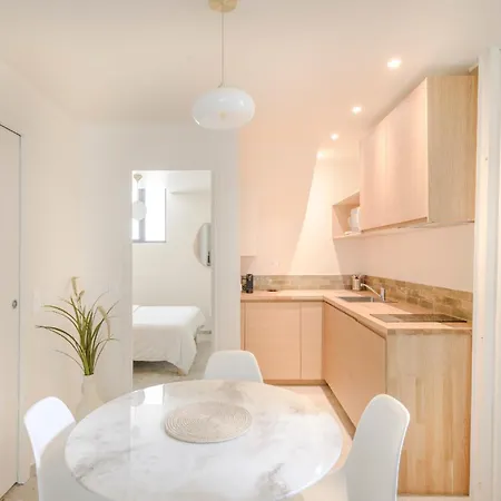 Maison d'hôtes Maison Alcôme - Elegant Artist's With Private Garden Paris