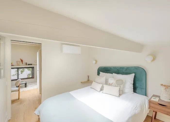 Maison Alcome - Elegant Artist's With Private Garden בית הארחה פריז