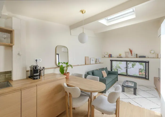 Maison Alcome - Elegant Artist's With Private Garden בית הארחה פריז