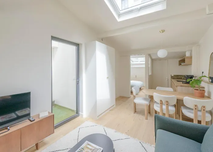 בית הארחה Maison Alcome - Elegant Artist's With Private Garden פריז