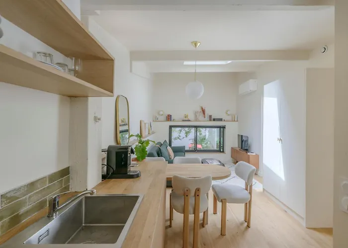 בית הארחה Maison Alcome - Elegant Artist's With Private Garden