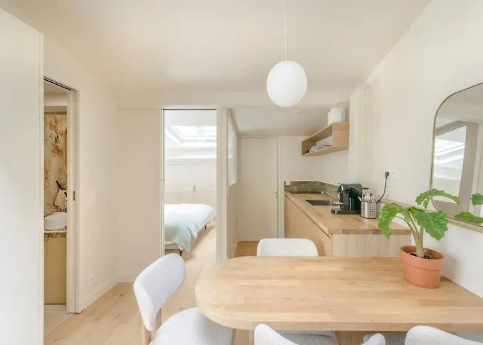 Maison Alcome - Elegant Artist's With Private Garden בית הארחה פריז