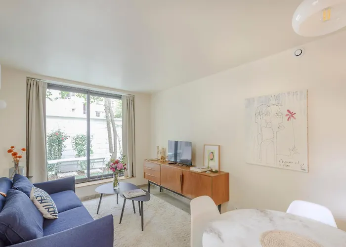 Maison Alcome - Elegant Artist's With Private Garden בית הארחה 4*