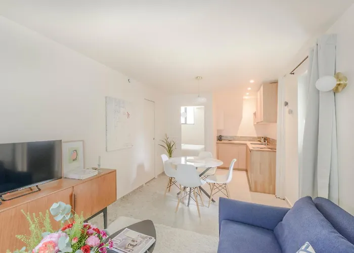 בית הארחה Maison Alcome - Elegant Artist's With Private Garden פריז