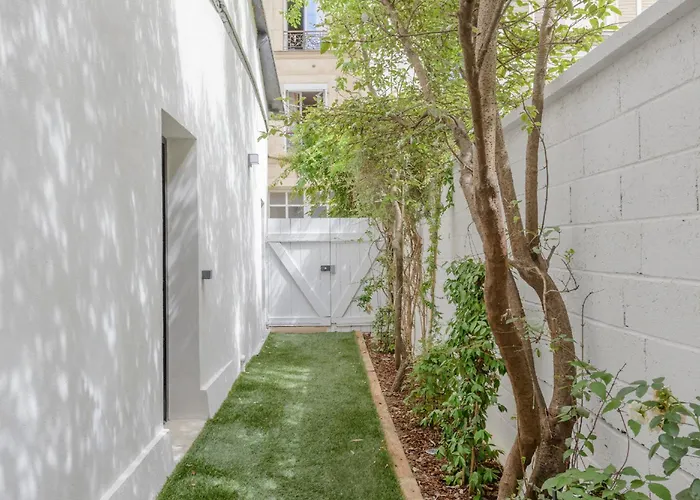 Maison Alcome - Elegant Artist's With Private Garden 4*