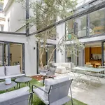 Maison Alcome - Elegant Artist's With Private Garden 4* Párizs